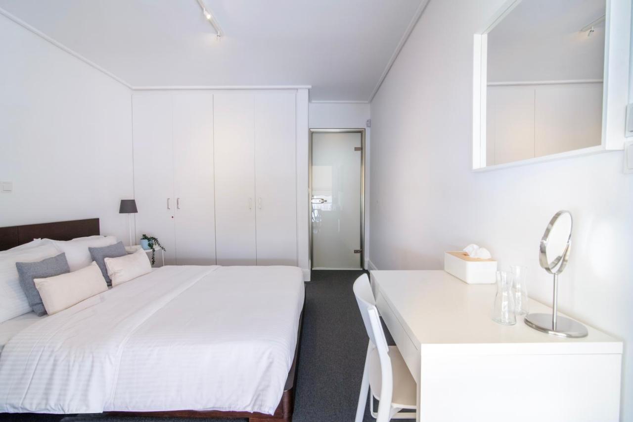 Sun & Sea Suite, Kavouri Atenas Exterior foto